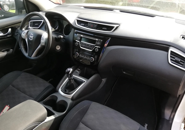 Nissan Qashqai cena 42900 przebieg: 121000, rok produkcji 2014 z Sompolno małe 172